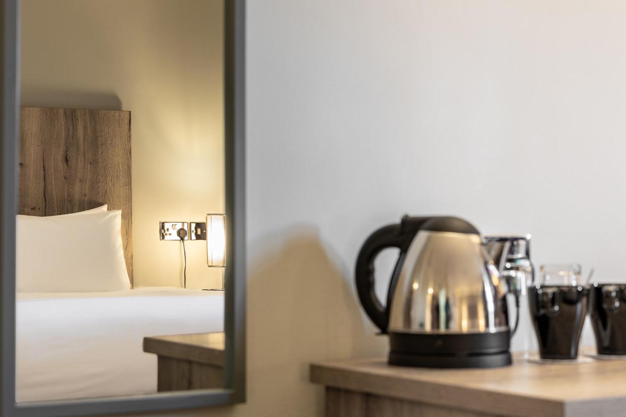 The Stones Hotel Солсбери Экстерьер фото
