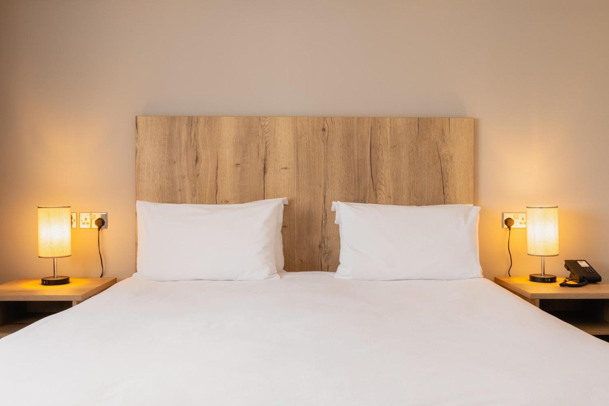 The Stones Hotel Солсбери Экстерьер фото
